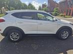 Hyundai Tucson 2018 Wit, Stof, Zwart, 4 cilinders, 1685 cc