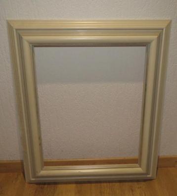 Vintage houten lijst met reliëf 57 x 68 cm beschikbaar voor biedingen