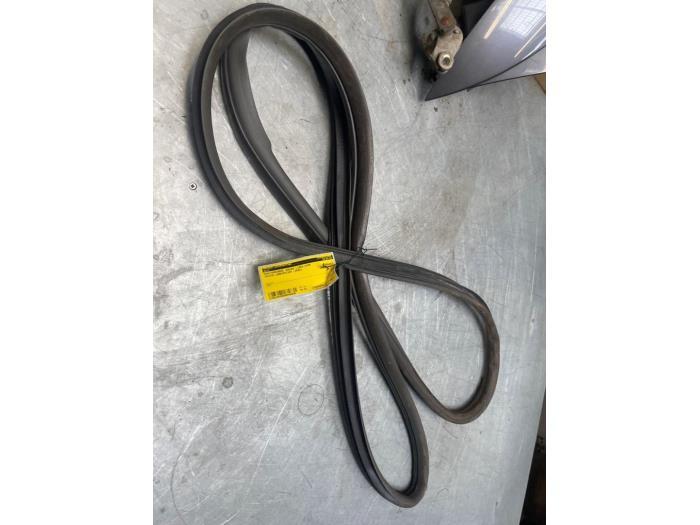 Portierrubber 4Deurs links-voor van een Toyota Landcruiser, Auto-onderdelen, Carrosserie en Plaatwerk, Toyota, Gebruikt, 3 maanden garantie