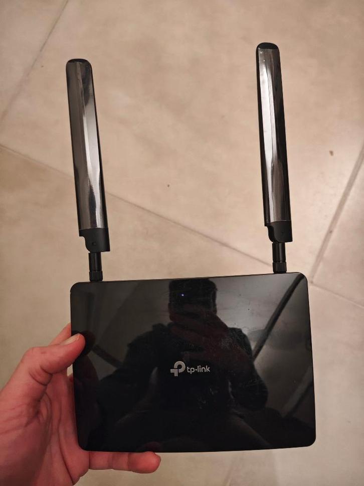 TP-Link TL-MR6400 v5 met simkaart-houder (evt. met OpenWrt), Computers en Software, Routers en Modems, Zo goed als nieuw, Ophalen of Verzenden