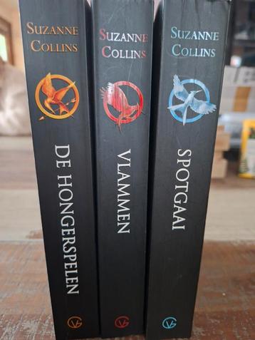 De Hongerspelen Trilogie - Suzanne Collins beschikbaar voor biedingen