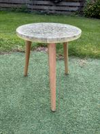 Unieke epoxy bijzettafel rond met afneembare poten, Huis en Inrichting, 45 tot 60 cm, Overige materialen, Minder dan 55 cm, Rond