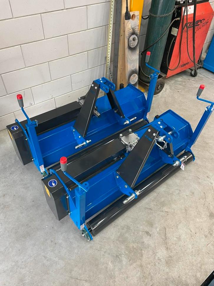 Nieuwe verticuteermachine mini trekker, Tuin en Terras, Verticuteermachines, Nieuw, Benzine, Ophalen of Verzenden