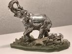 Olifant met jong sculptuur met zilver laag 800/1000, Ophalen of Verzenden, Zilver