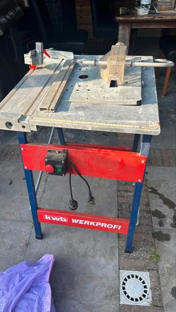 Zaagtafel beschikbaar voor biedingen