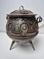 Antieke Pot met Deksel, Ophalen