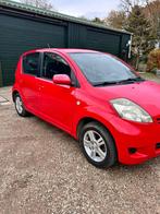 Daihatsu Sirion 1.3 4WD 2008 Rood, 4 cilinders, Vierwielaandrijving, 1000 kg, Geïmporteerd
