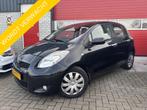 Toyota Yaris 1.3 VVTi Aspiration TREKHAAK / CRUISE / CLIMA /, Voorwielaandrijving, 1025 kg, Gebruikt, Zwart