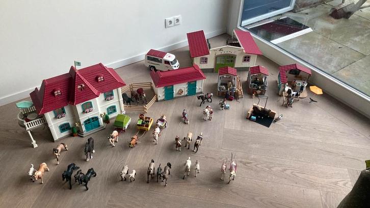 Enorme hoeveelheid Schleich paardensets, Kinderen en Baby's, Speelgoed | Poppen, Gebruikt, Overige typen, Ophalen of Verzenden