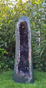 Prachtige hoge donkerpaarse Geode, Ophalen, Mineraal