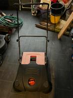 Veegmachine - Gebruikt, in goede staat, Tuin en Terras, Veegmachines, Ophalen, Gebruikt