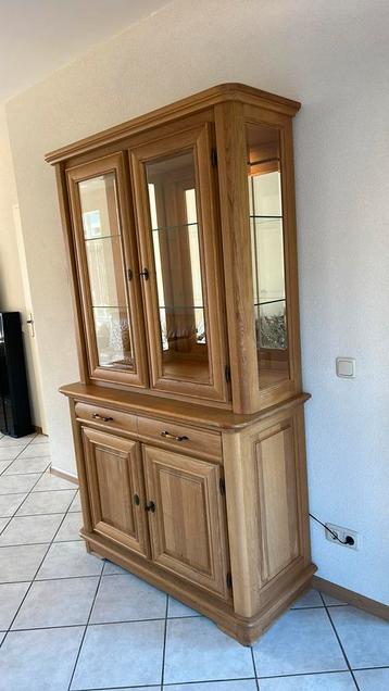 Te koop mooie masief eiken Buffetkast met h/g verlichting