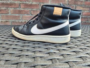 nike hoge dunk maat 39 beschikbaar voor biedingen