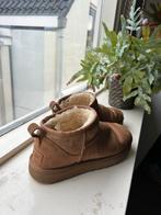 Ugg Ultra Mini Chestnut - Maat 38, Kleding | Dames, Schoenen, Ophalen of Verzenden, Gedragen, Bruin, Lage of Enkellaarzen
