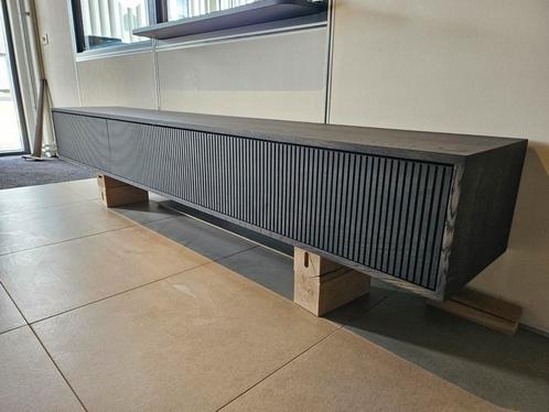 Nieuw! Tv kast 240x40x30, massief eiken, Huis en Inrichting, Kasten | Televisiemeubels, Nieuw, Minder dan 100 cm, 25 tot 50 cm