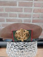 Baret met embleem van regiment Limburgse jagers, Verzamelen, Militaria | Algemeen, Ophalen, Landmacht, Nederland, Embleem of Badge