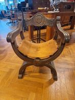 Curulische zetel / Dagobert stoel met mooi houtsnijwerk, Ophalen of Verzenden