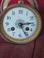 Antieke klok uurwerk met ornamenten, Antiek en Kunst, Antiek | Klokken, Ophalen of Verzenden