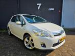 ✅ Toyota Auris 1.8 Hybrid 2011 ✅ Nieuwe APK ✅ 74Dkm ✅️, 136 pk, 4 cilinders, Wit, 1365 kg