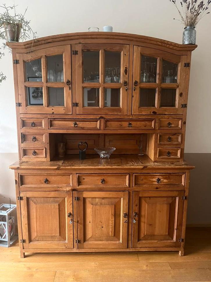 Buffetkast zoekt nieuwe lieve en blije eigenaar,, Huis en Inrichting, Kasten | Buffetkasten, Gebruikt, 200 cm of meer, 150 tot 200 cm