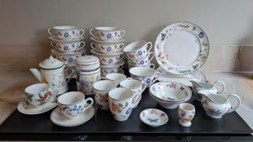 JBS janneke Brinkman servies beschikbaar voor biedingen