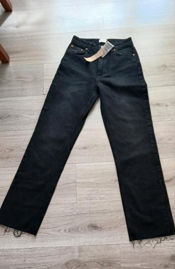 NA-KD jeans , maat 34. Nieuw , niet gedragen. beschikbaar voor biedingen