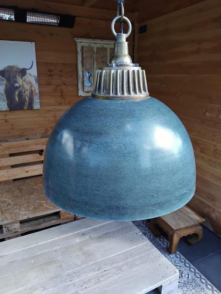 Robuuste hanglamp; grijsgroenblauw, metaal, Huis en Inrichting, Lampen | Hanglampen, Zo goed als nieuw, 50 tot 75 cm, Metaal, Ophalen