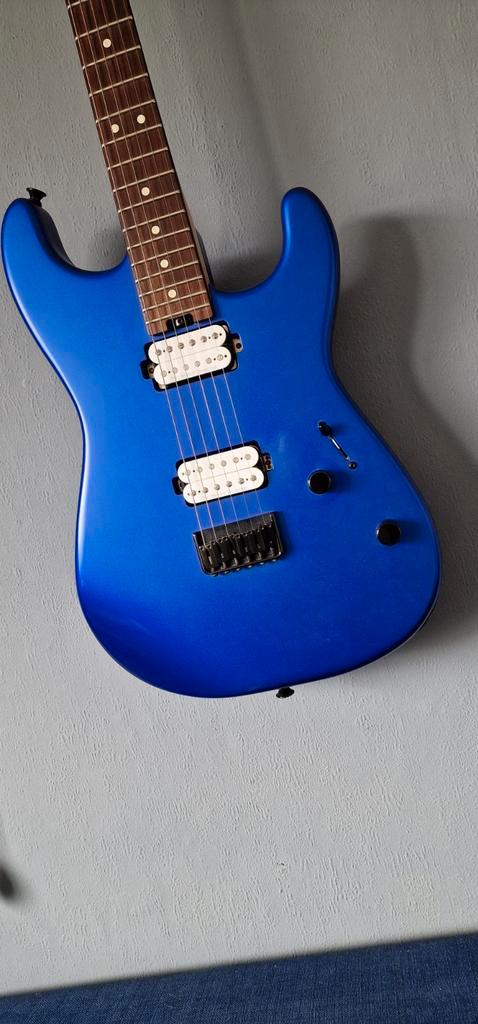 Charvel san dimas hard tail Pearl blue, Muziek en Instrumenten, Snaarinstrumenten | Gitaren | Elektrisch, Zo goed als nieuw, Solid body