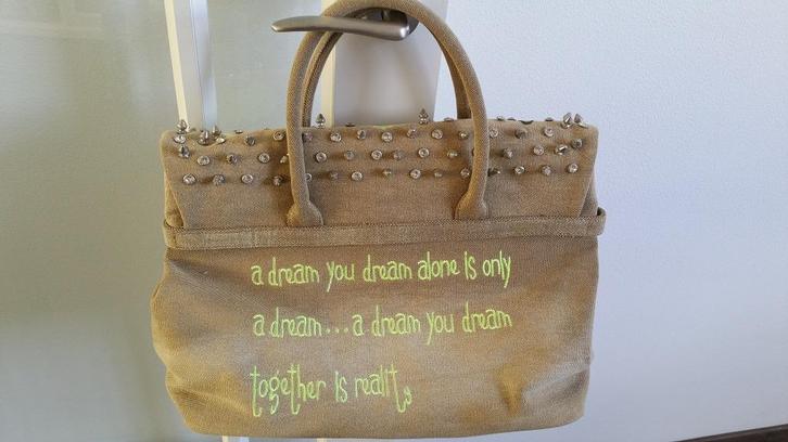 Tas Mia Bag beige/geel/groen met studs, spikes en steentjes, Sieraden, Tassen en Uiterlijk, Tassen | Damestassen, Handtas, Beige