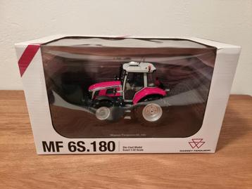 Massey Ferguson 6S.180 Universal Hobbies beschikbaar voor biedingen