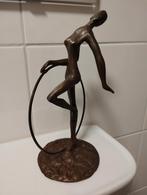 Brons beeld vrouw figuur met hoepel, Ophalen of Verzenden