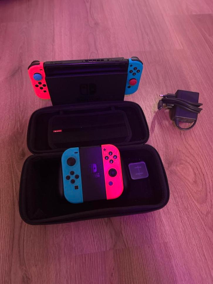 Nintendo Switch - Complete Set!, Spelcomputers en Games, Games | Nintendo Switch, Gebruikt, Avontuur en Actie, 3 spelers of meer