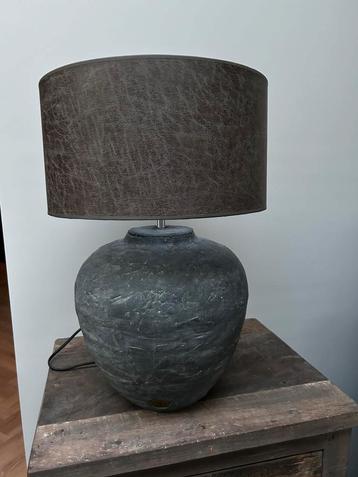 Kruiklamp Brynxz met kap. beschikbaar voor biedingen