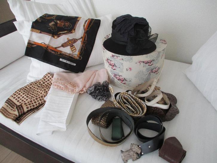 hoedendoos met spullen, Antiek en Kunst, Curiosa en Brocante, Ophalen of Verzenden