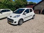 Peugeot 107-2011*nieuwe apk* *€2100*, Voorwielaandrijving, Stof, Zwart, Origineel Nederlands