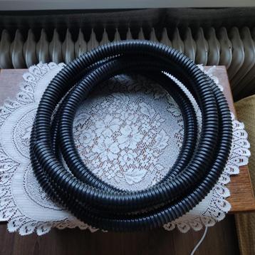 Vijverslang 4 meter lang en 25mm breed beschikbaar voor biedingen