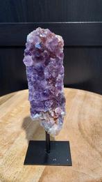 Amethist op standaard, Verzamelen, Mineralen en Fossielen, Ophalen of Verzenden