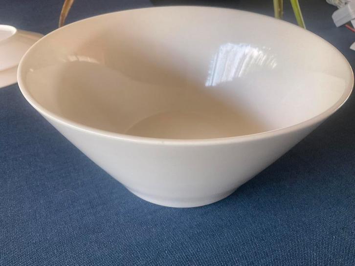 HEMA Premier witte serveerschaal, Huis en Inrichting, Keuken | Servies, Gebruikt, Schaal of Schalen, Overige stijlen, Porselein