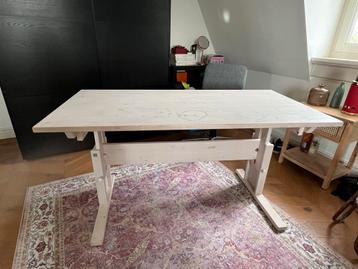 Bureau van Lifetime beschikbaar voor biedingen