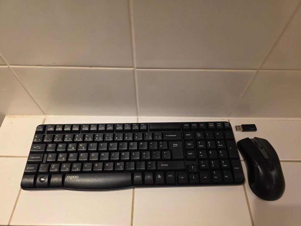 Rapoo draadloos toetsenbord en muis, Gebruikt, Toetsenbord en muis-set, Ophalen of Verzenden, Draadloos