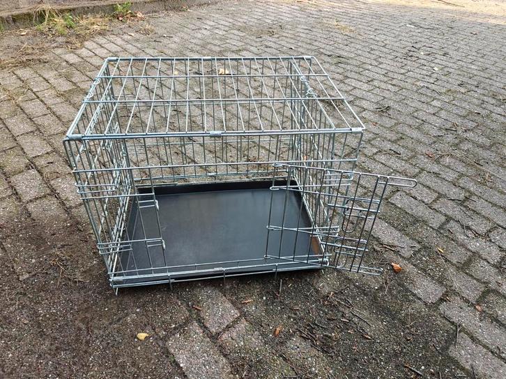 Bench voor puppy of kleine hond, Dieren en Toebehoren, Hondenhokken, Zo goed als nieuw, Minder dan 65 cm, Minder dan 75 cm, Ophalen