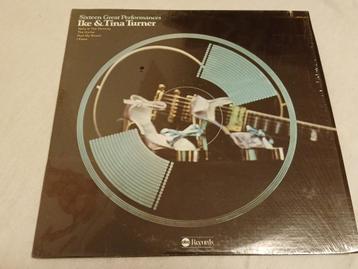 2 lp's  IKE & TINA TURNER - Sixteen Great Performances 1975  beschikbaar voor biedingen