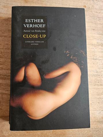 Close-Up - Esther Verhoef beschikbaar voor biedingen