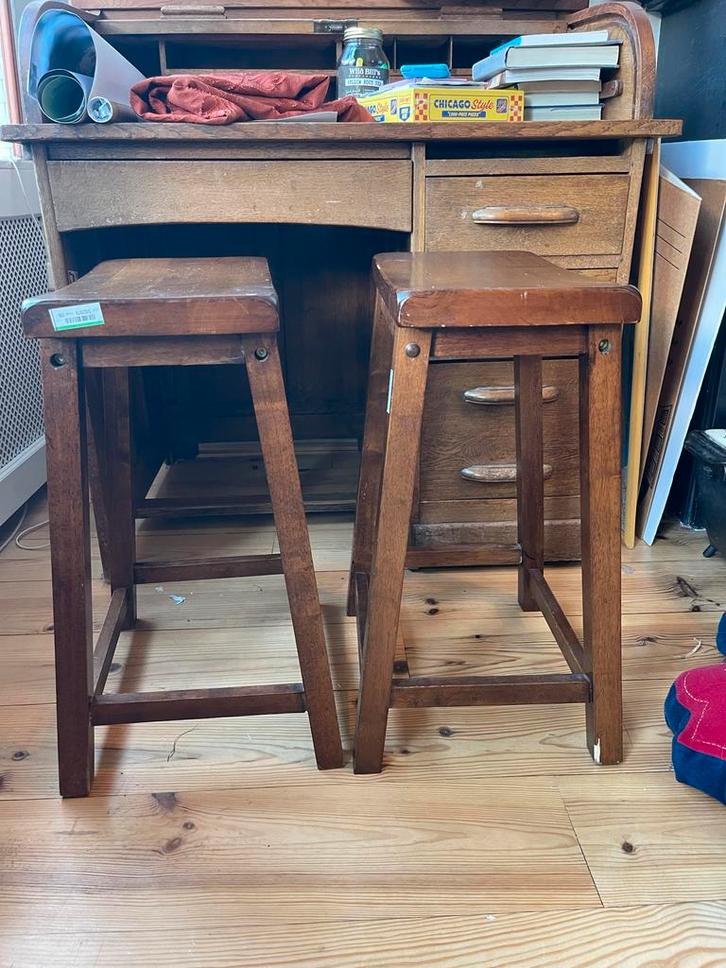 Massief houten krukken uit de VS, Huis en Inrichting, Stoelen, Gebruikt, Twee, Hout, Bruin, Ophalen