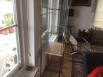 Glazen vitrine kast op standaard, Zo goed als nieuw, 150 tot 200 cm, 25 tot 50 cm, 50 tot 100 cm