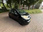 Peugeot 107 1.0 12V 3DR 2008 Zwart, Auto's, Voorwielaandrijving, 4 stoelen, Origineel Nederlands, Handgeschakeld