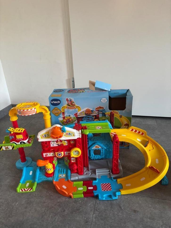 Toet toet  auto banen, Kinderen en Baby's, Speelgoed | Vtech, Gebruikt, 2 tot 4 jaar, Ophalen