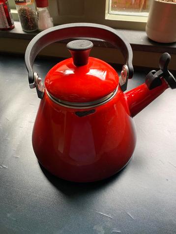 Le creuset fluitketel beschikbaar voor biedingen