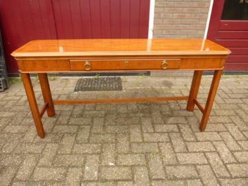 hele mooie antieke sidetable , side tafel 143 cm lang beschikbaar voor biedingen