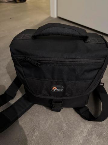 Lowepro Nova 180AW Cameratas beschikbaar voor biedingen